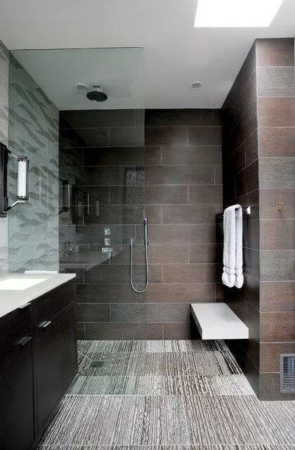 Bagno in marmo grigio scuro e marrone, finitura opaca